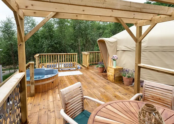 Yurtshire Eavestone - Birch Yurt